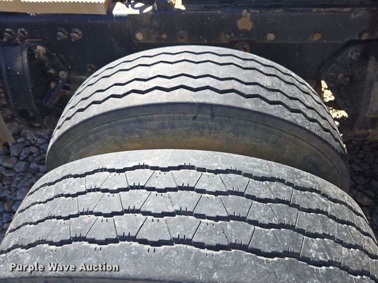 image for item YA0269 2017 Peterbilt 389 semi truck