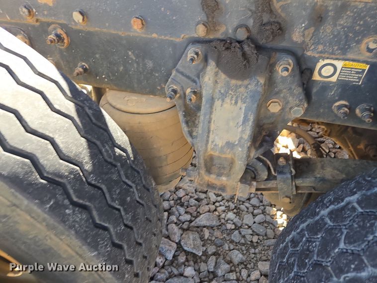 image for item YA0269 2017 Peterbilt 389 semi truck