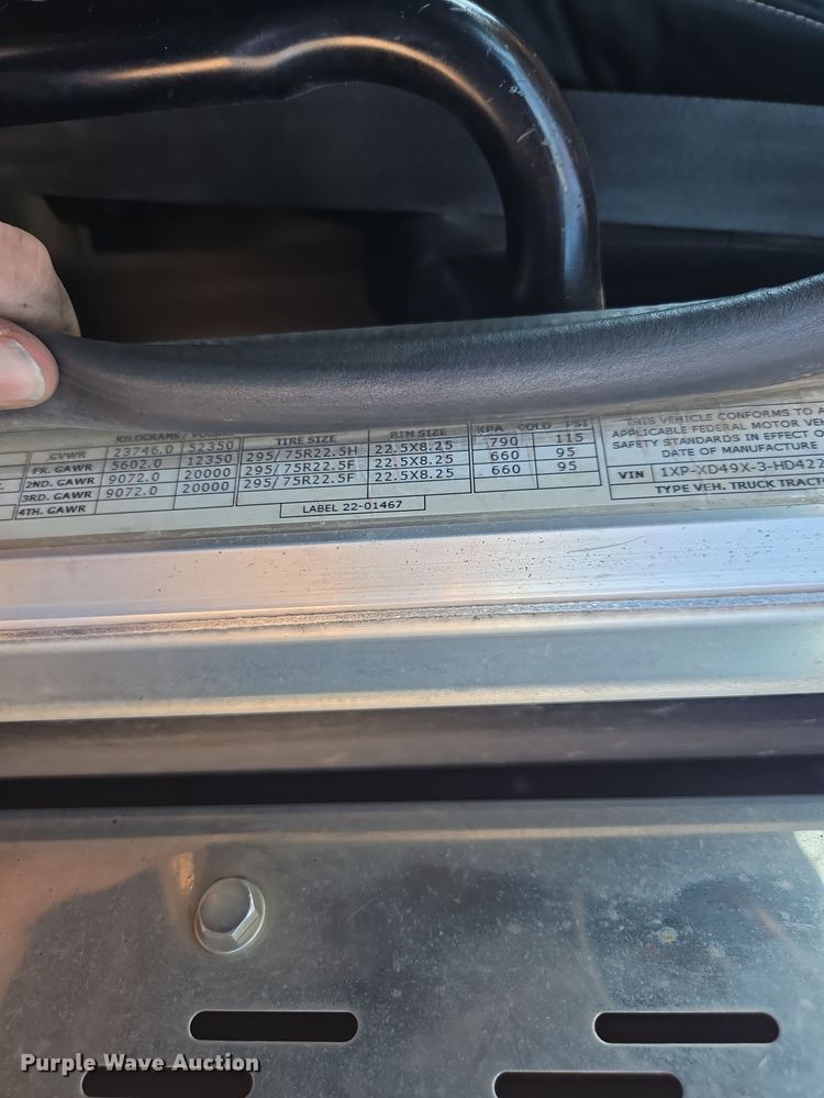 image for item YA0269 2017 Peterbilt 389 semi truck