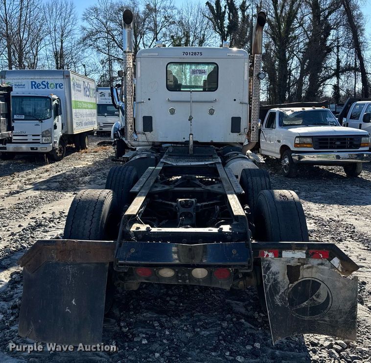 image for item YA0283 2017 Kenworth T880 truck cab and chassis