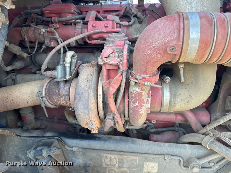 image for item YA0283 2017 Kenworth T880 truck cab and chassis