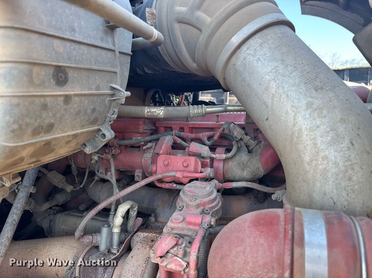 image for item YA0283 2017 Kenworth T880 truck cab and chassis