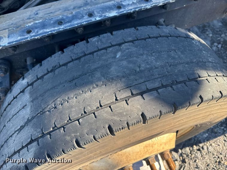 image for item YA0283 2017 Kenworth T880 truck cab and chassis