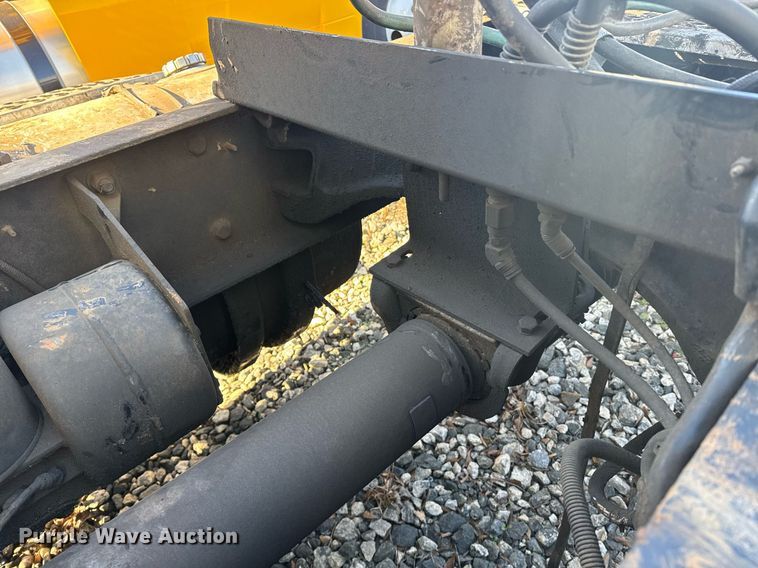 image for item YA0284 2017 Kenworth T880 truck cab and chassis