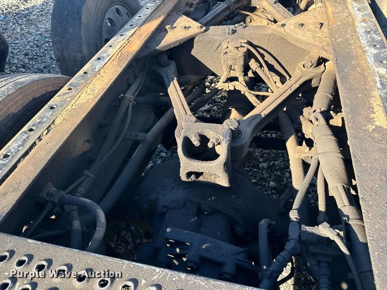 image for item YA0284 2017 Kenworth T880 truck cab and chassis