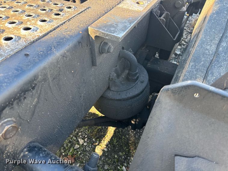 image for item YA0284 2017 Kenworth T880 truck cab and chassis