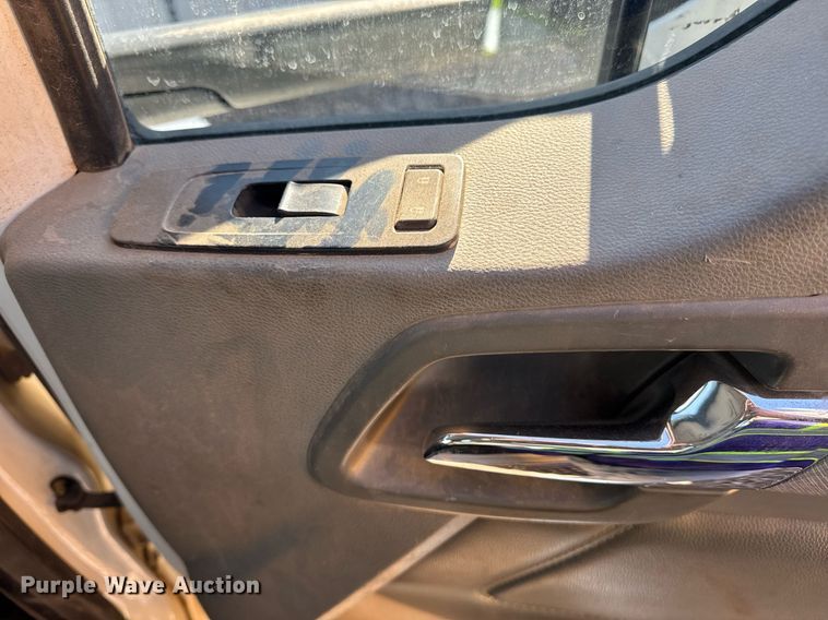 image for item YA0284 2017 Kenworth T880 truck cab and chassis