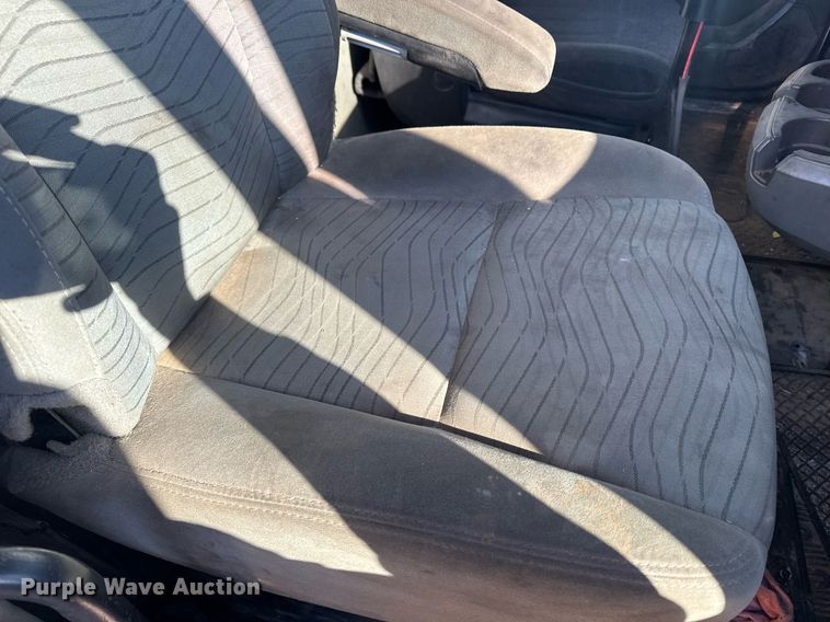 image for item YA0284 2017 Kenworth T880 truck cab and chassis