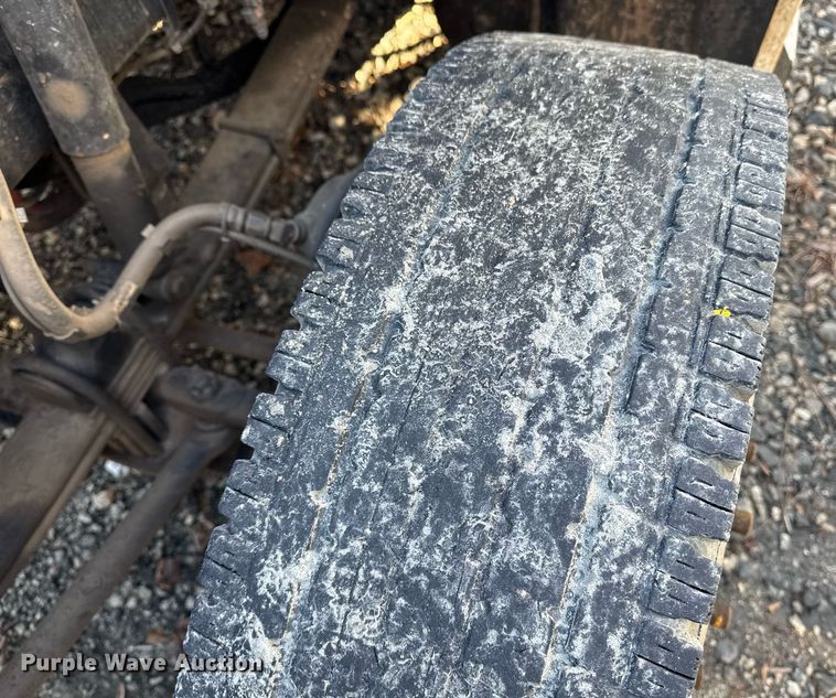 image for item YA0284 2017 Kenworth T880 truck cab and chassis