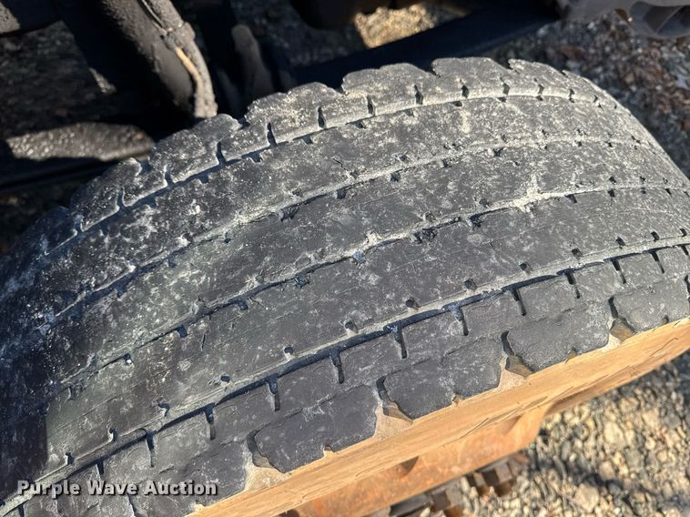 image for item YA0284 2017 Kenworth T880 truck cab and chassis