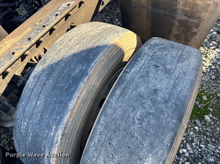 image for item YA0284 2017 Kenworth T880 truck cab and chassis