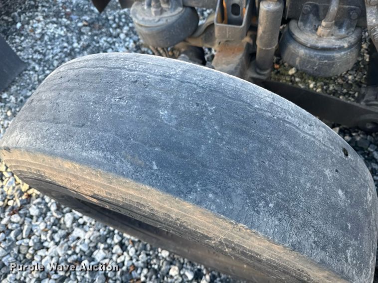 image for item YA0284 2017 Kenworth T880 truck cab and chassis