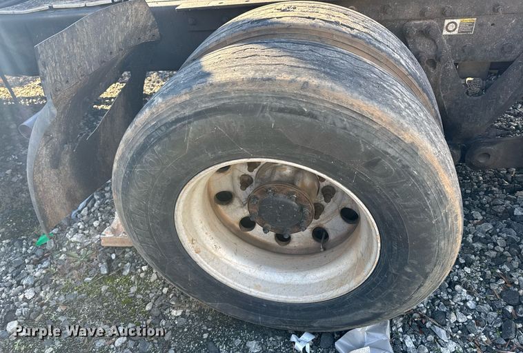 image for item YA0284 2017 Kenworth T880 truck cab and chassis