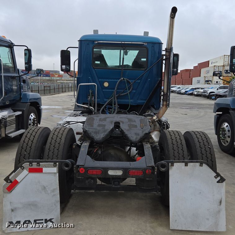 image for item YA0295 2019 Mack Anthem AN42T semi truck