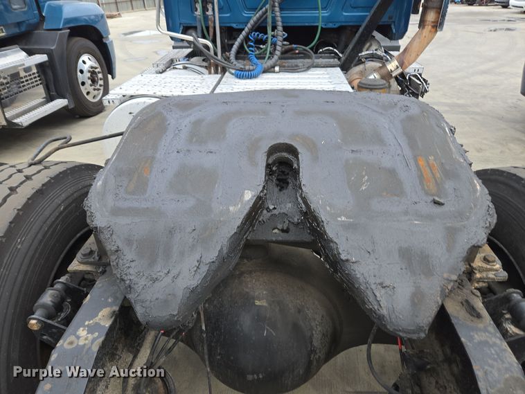 image for item YA0295 2019 Mack Anthem AN42T semi truck