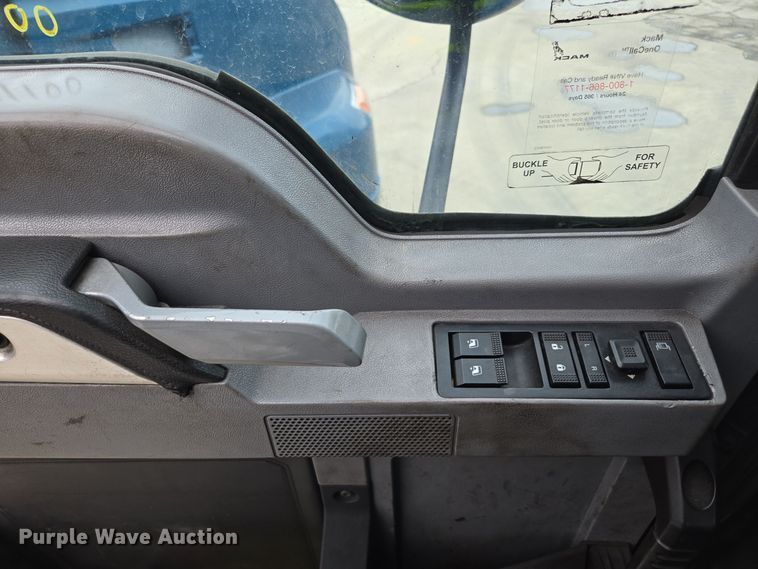 image for item YA0295 2019 Mack Anthem AN42T semi truck