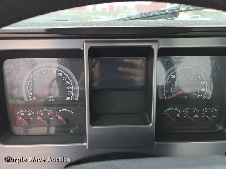 image for item YA0295 2019 Mack Anthem AN42T semi truck