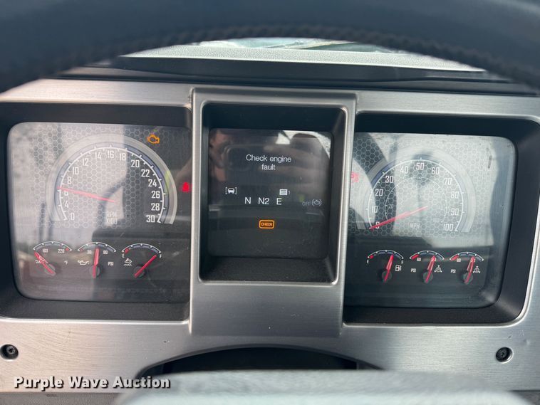 image for item YA0295 2019 Mack Anthem AN42T semi truck