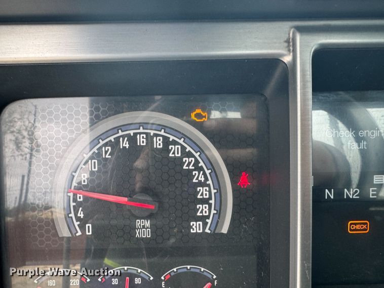 image for item YA0295 2019 Mack Anthem AN42T semi truck