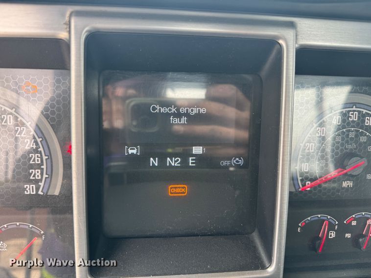 image for item YA0295 2019 Mack Anthem AN42T semi truck