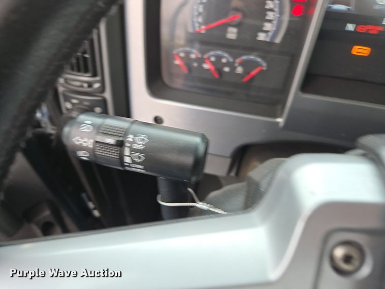 image for item YA0295 2019 Mack Anthem AN42T semi truck