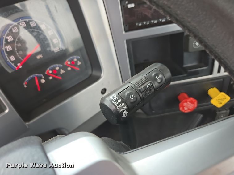 image for item YA0295 2019 Mack Anthem AN42T semi truck