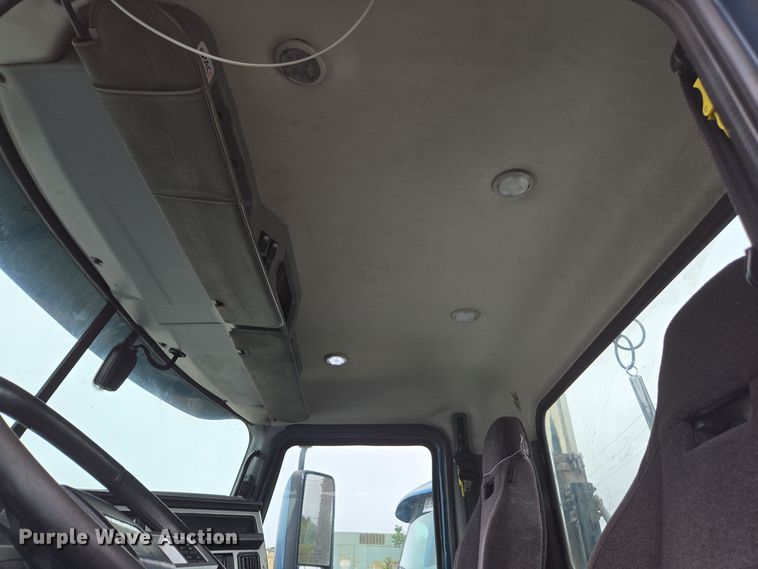 image for item YA0295 2019 Mack Anthem AN42T semi truck