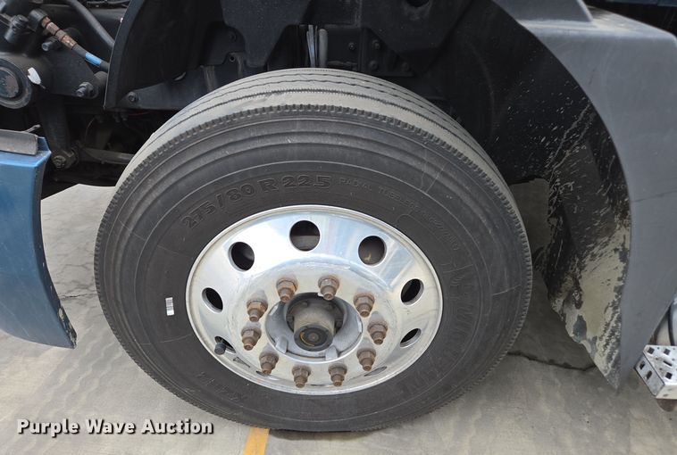 image for item YA0295 2019 Mack Anthem AN42T semi truck