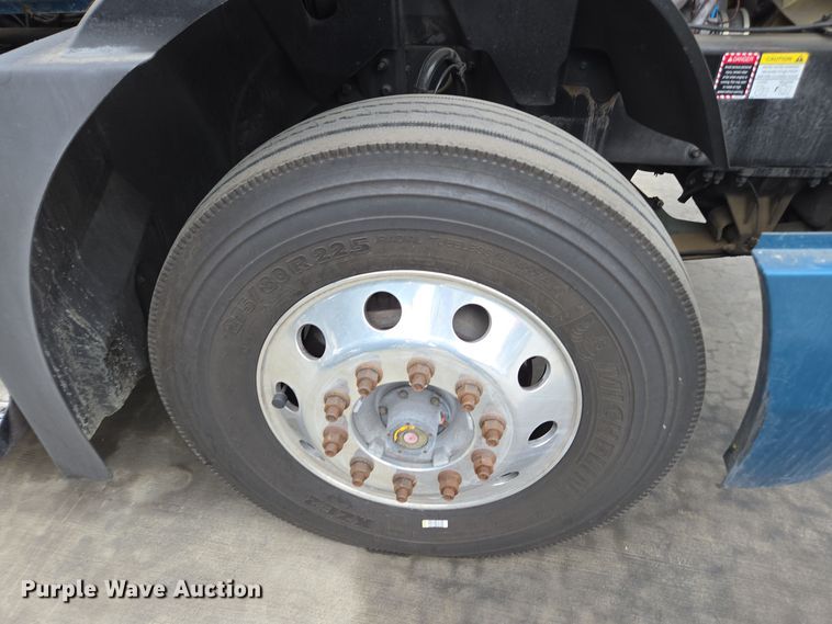 image for item YA0295 2019 Mack Anthem AN42T semi truck