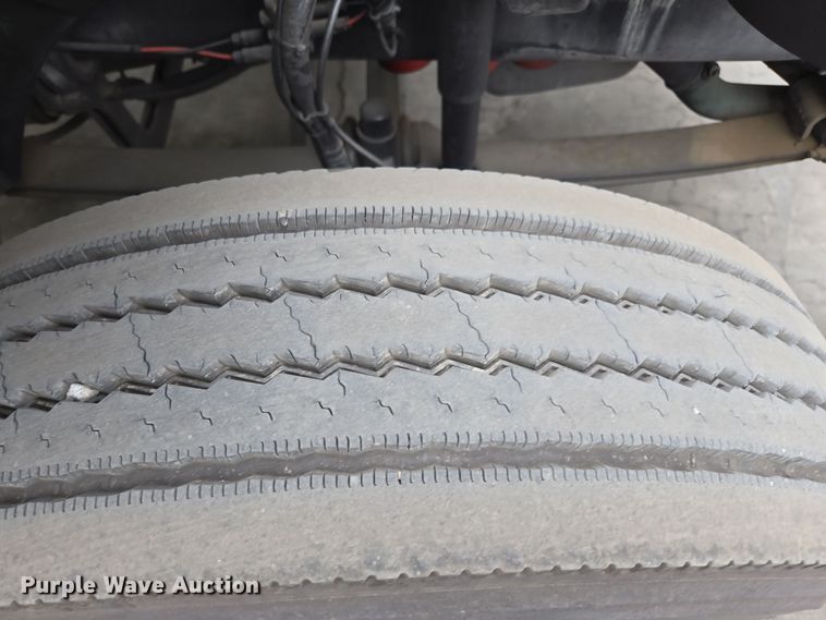 image for item YA0295 2019 Mack Anthem AN42T semi truck