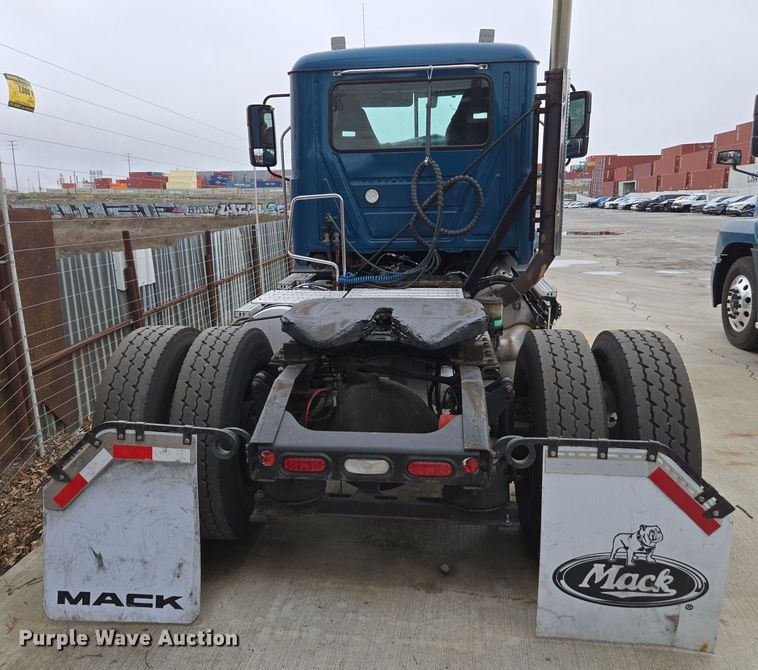 image for item YA0296 2019 Mack Anthem AN42T semi truck