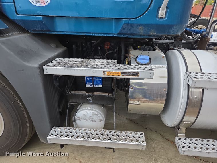 image for item YA0296 2019 Mack Anthem AN42T semi truck