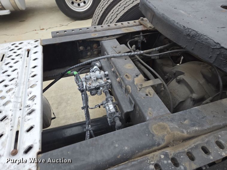 image for item YA0296 2019 Mack Anthem AN42T semi truck