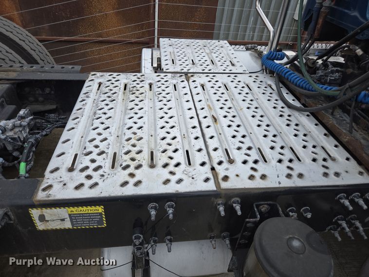 image for item YA0296 2019 Mack Anthem AN42T semi truck