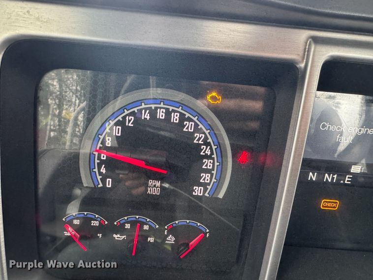 image for item YA0296 2019 Mack Anthem AN42T semi truck