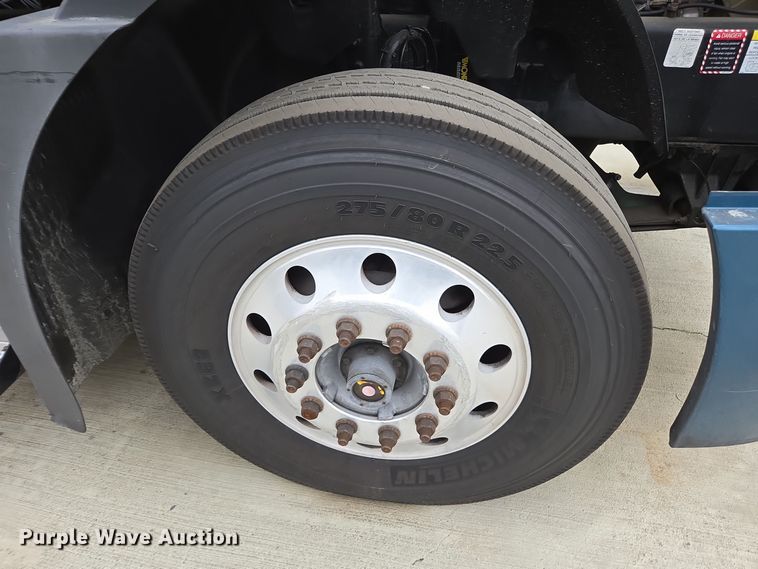 image for item YA0296 2019 Mack Anthem AN42T semi truck