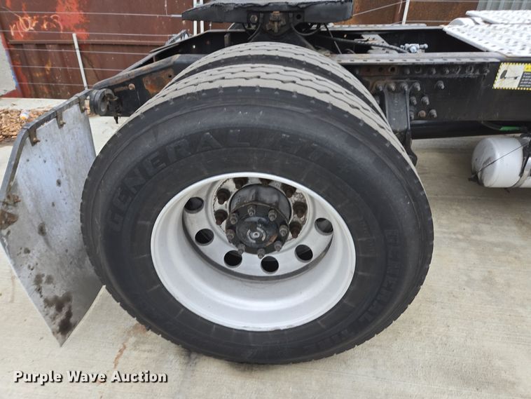 image for item YA0296 2019 Mack Anthem AN42T semi truck