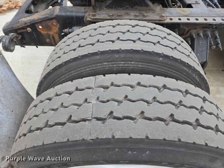 image for item YA0296 2019 Mack Anthem AN42T semi truck