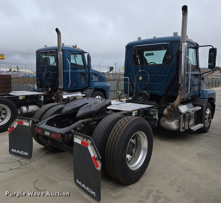 image for item YA0308 2020 Mack Anthem AN42T semi truck