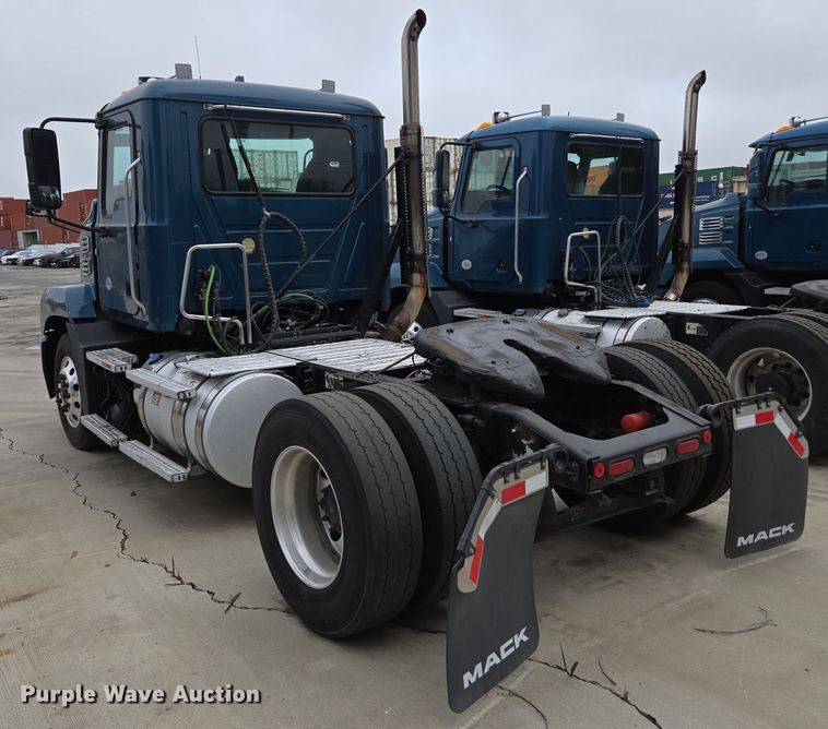 image for item YA0308 2020 Mack Anthem AN42T semi truck