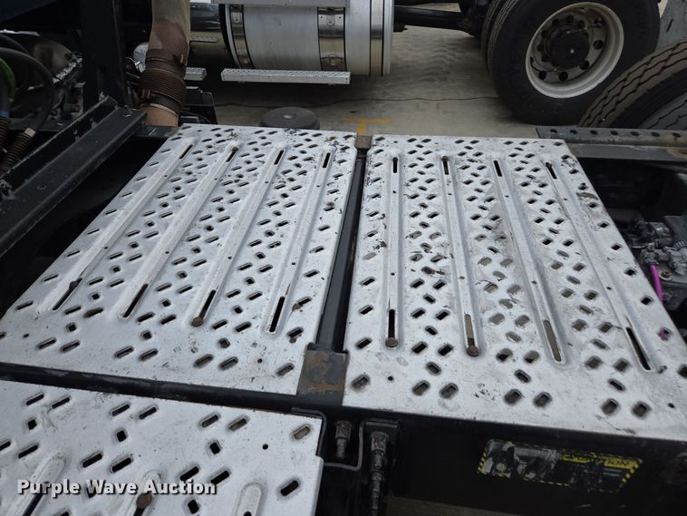 image for item YA0308 2020 Mack Anthem AN42T semi truck