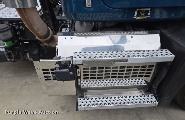 image for item YA0308 2020 Mack Anthem AN42T semi truck