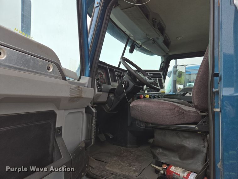 image for item YA0308 2020 Mack Anthem AN42T semi truck