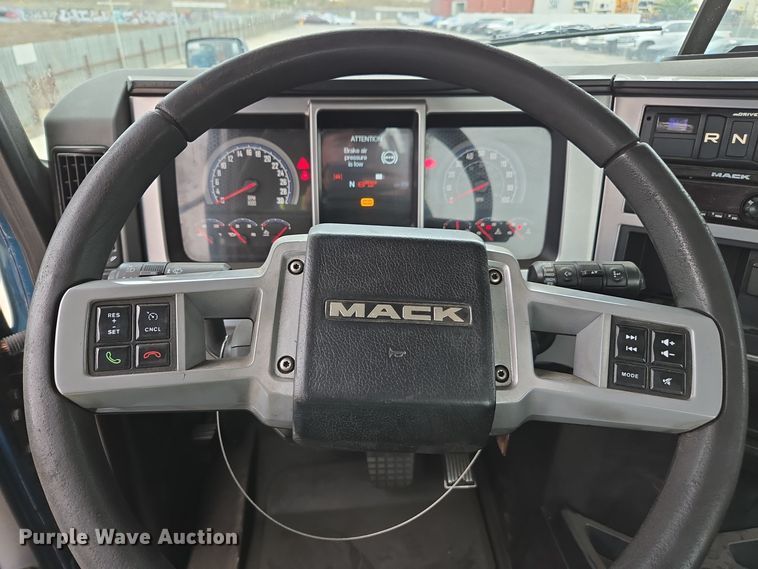 image for item YA0308 2020 Mack Anthem AN42T semi truck