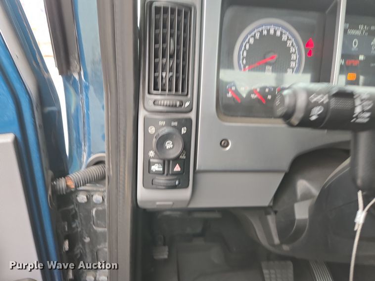 image for item YA0308 2020 Mack Anthem AN42T semi truck