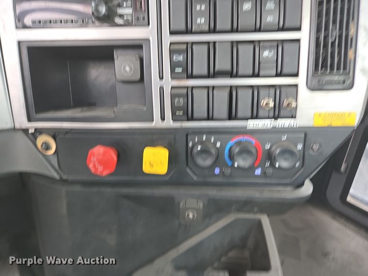 image for item YA0308 2020 Mack Anthem AN42T semi truck