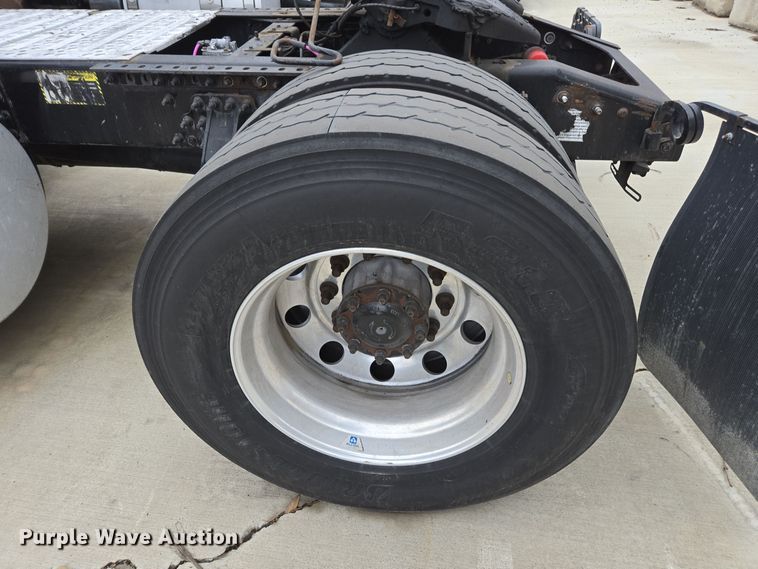 image for item YA0308 2020 Mack Anthem AN42T semi truck