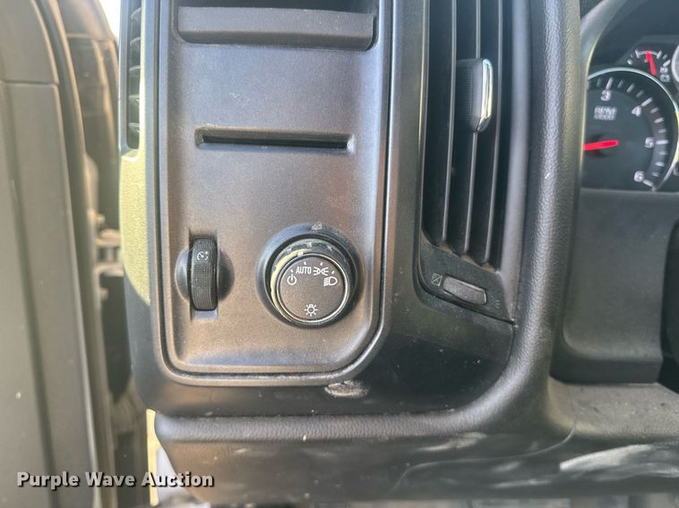 image for item DE2142 2018 GMC Sierra 1500 pickup truck