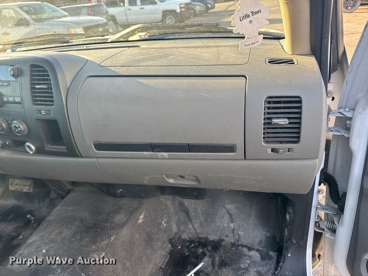 image for item DE2143 2010 GMC Sierra 1500 pickup truck