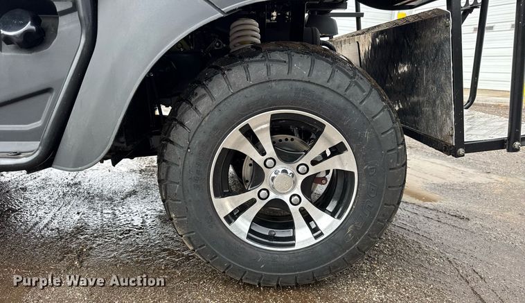 image for item DH9868 2023 Cazador XY200U golf cart